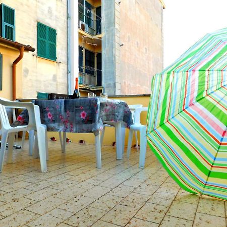 Terrazza Attrezzata, Леванто Экстерьер фото